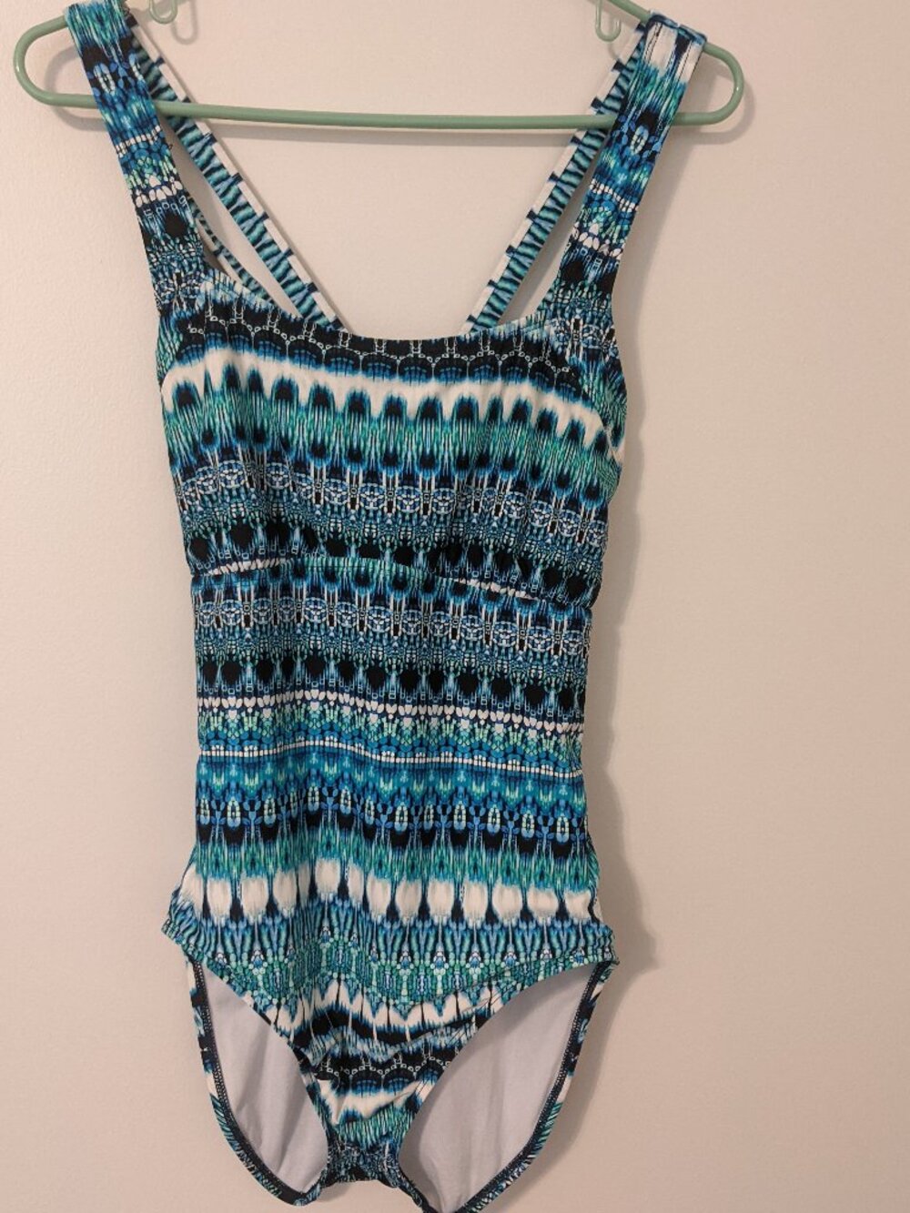 La Blanca Sz M (8) One Piece Swimsuit Multi Strap Cross Back Geometric Pattern